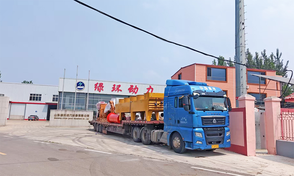 山東西瓜影视動（dòng）力1MW沼氣發電機組發往越南